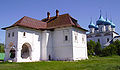 Maison Oparine et église Blagovechtchenski.