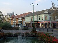 Orosháza, Győri Vilmos tér és Kossuth Lajos utca sarok.jpg