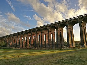 Le viaduc  au coucher de soleil