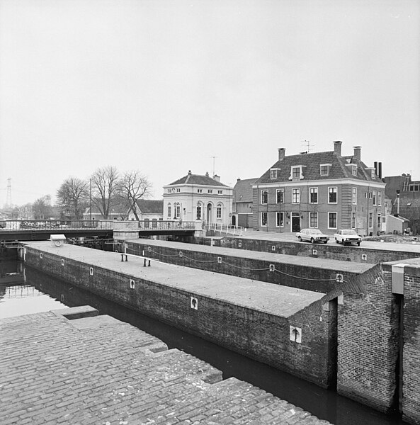 File:Overzicht Sluis met brug - Muiden - 20161012 - RCE.jpg