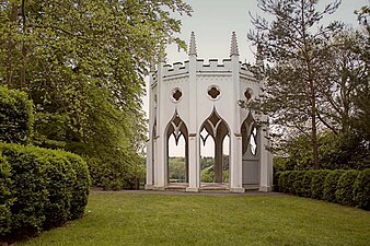 Temple gothique de Painshill Park, Surrey.