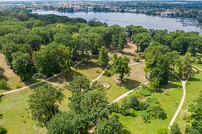 So kommt man zu Park Babelsberg mit den Öffentlichen - Mehr zum Ort Hier