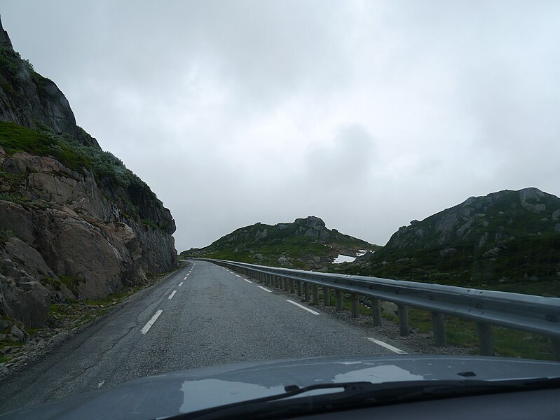 File:Passstraße nach Lysebotn 03.JPG