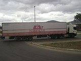Camion di un'azienda di carne in Brasile.  L'America Latina produce il 25% della carne bovina e del pollo del mondo.