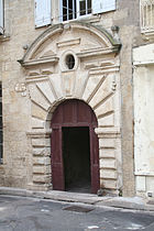 Porte XVIIe, rue des Cdts. Bassas