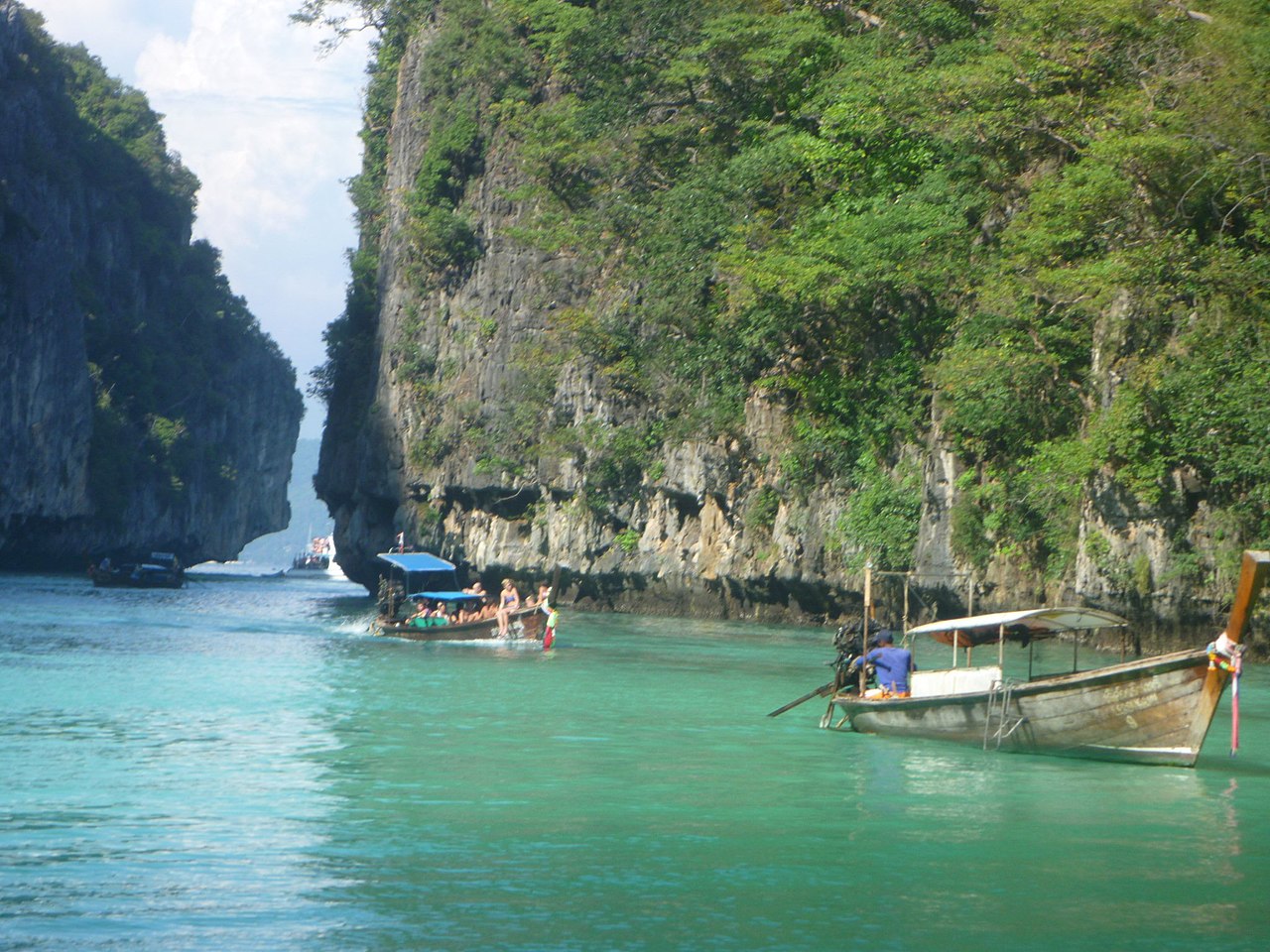 Phi Phi Island Tour (4297214274).jpg