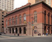 Philadelphia's Academy of Music at Broad and Locust streets, the city's oldest performance venue, presenting operas and concerts annually since 1857 Phila AcademyofMusicl03.JPG