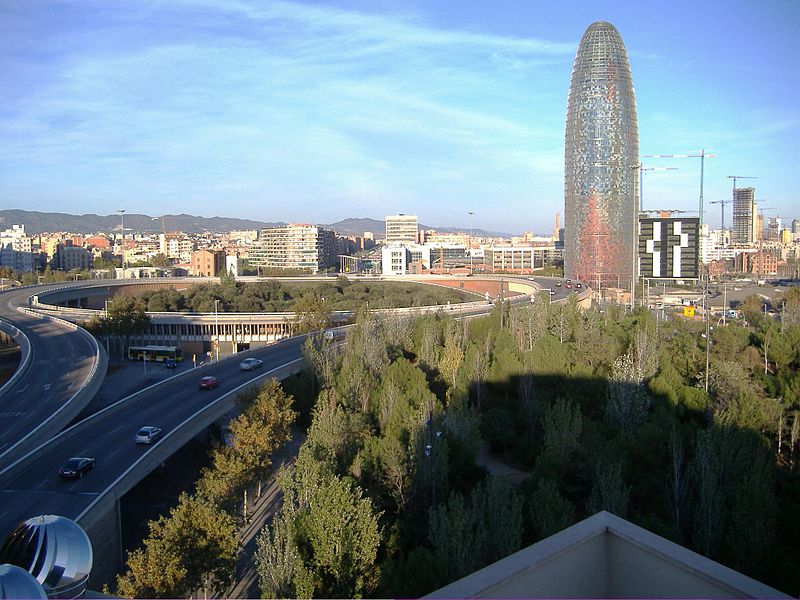 File:Plaça Glòries amb jardins.JPG