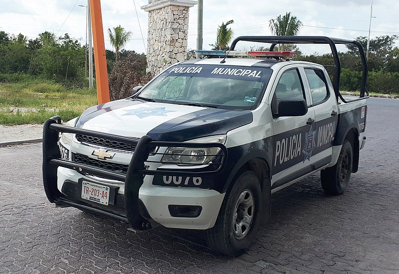 File:Police car in Mexico 04.jpg