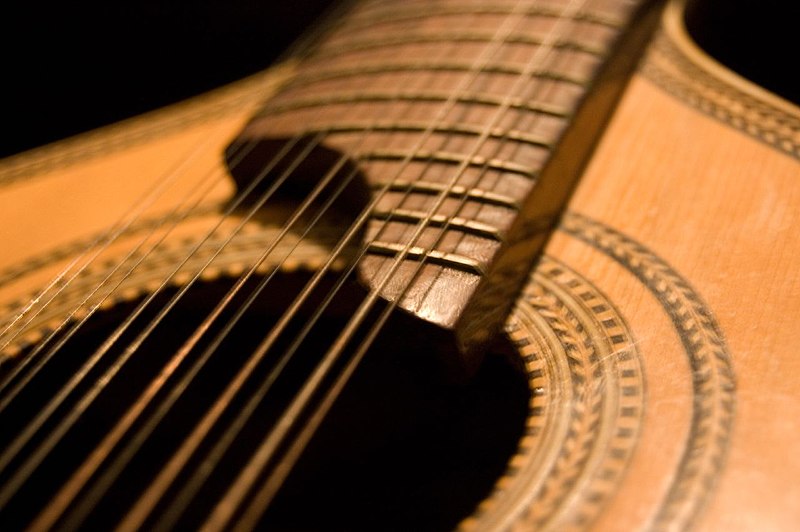 File:Portuguese guitar variations (477217037).jpg