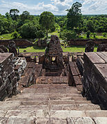 https://upload.wikimedia.org/wikipedia/commons/thumb/a/aa/Pre_Rup%2C_Angkor%2C_Camboya%2C_2013-08-16%2C_DD_10.JPG/