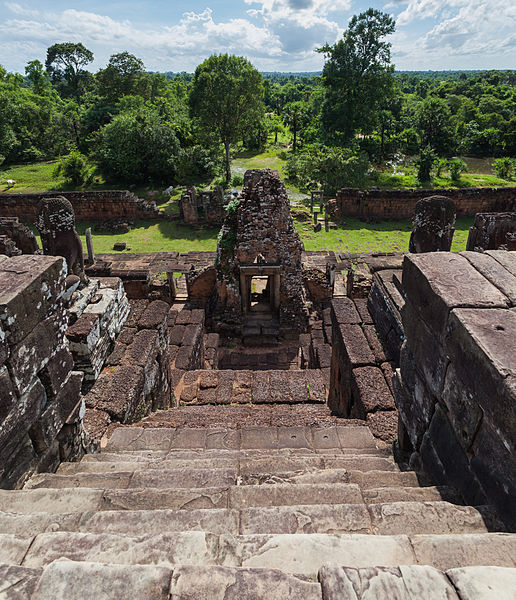 File:Pre Rup, Angkor, Camboya, 2013-08-16, DD 10.JPG