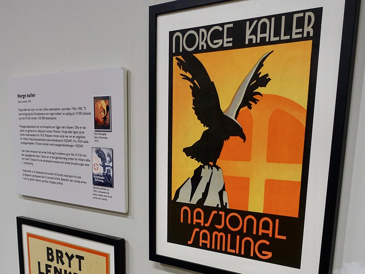 kondom Imagination te File:Propaganda poster of Nasjonal Samling NS, Norw. fascist party. "Norge  kaller". Unknown designer-illustrator 1935. Approx. 500 000 copies  1936-1945. Suncross, eagle. Exhibition in Justismuseet, Trondheim, Norway  2019-03-07 DSC08612 cropp.jpg ...