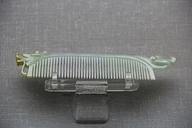 Qing dynasty jade comb