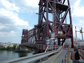 Entrada noroeste del puente