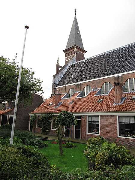 File:RM19833 Haarlem - Witte Herenstraat 16 (hofje en kerk).jpg