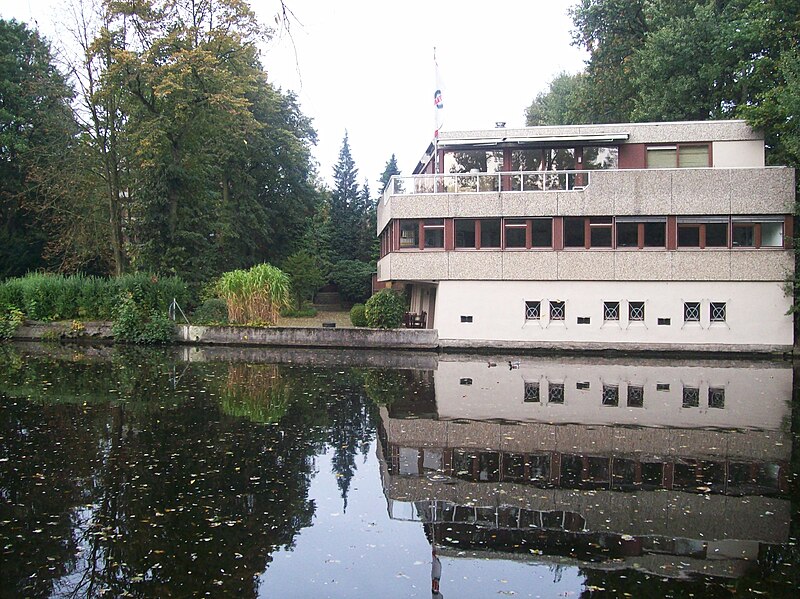 File:Reifen Helm - panoramio.jpg