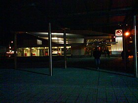 Santutrzi-station 's nachts