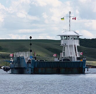 Riverhurst Ferry showing far left and right guide cables and central guide cable Riverhurstferry2.JPG