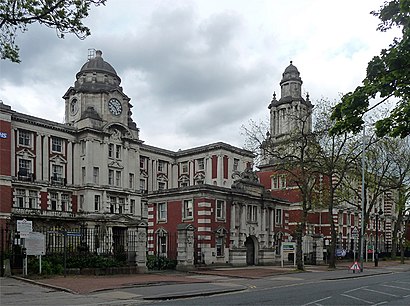 How to get to Manchester Royal Infirmary with public transport- About the place