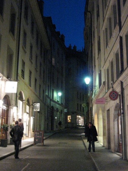 File:Rue Étienne-Dumont, Geneva, Switzerland.jpg