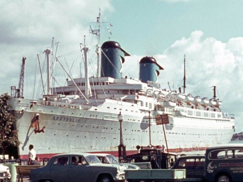 File:SS Australis 1967 (36950522642) (cropped).jpg