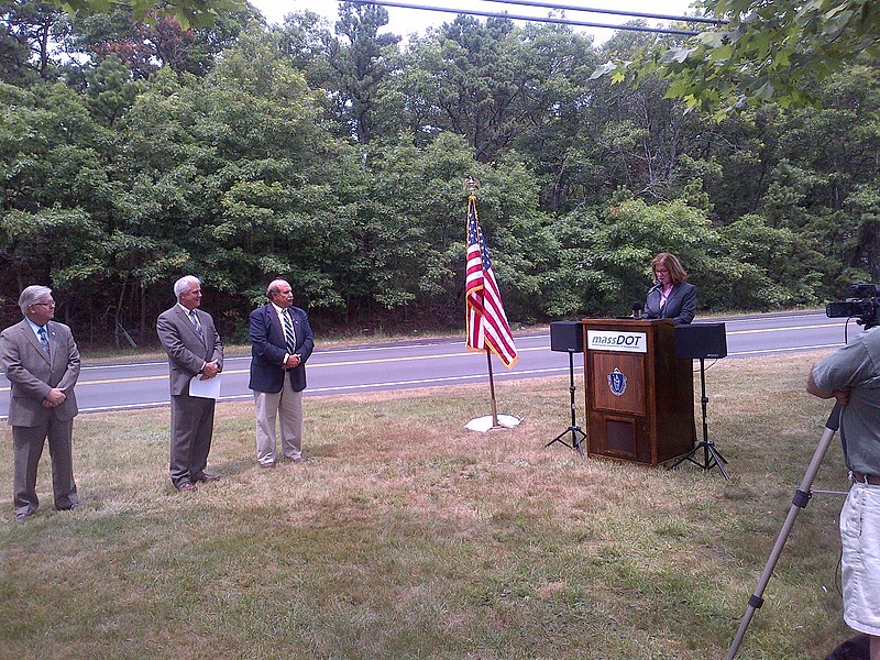 File:Sandwich- Quaker Meetinghouse Road Announcement, July 13, 2012 (7563509488).jpg