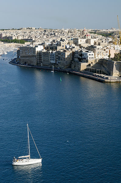 File:Senglea from Upper Barrakka Gardens.jpg