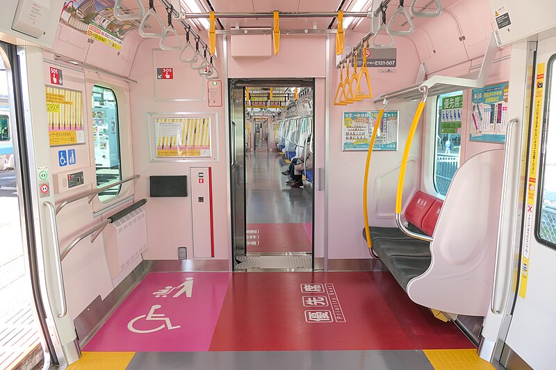 File:Series-E131-500 Inside Free-space.jpg