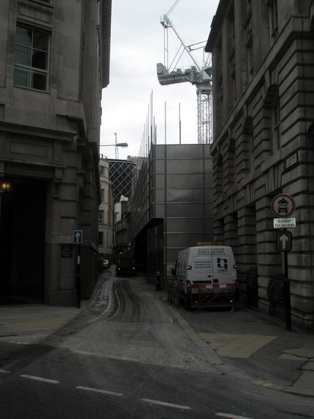 File:Small alley off north-western end of King William Street - geograph.org.uk - 882813.jpg