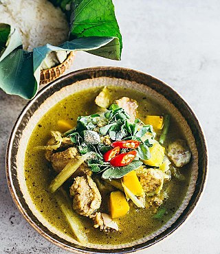 <i>Samlar kako</i> Cambodian soup