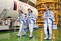 Члени екіпажу під час "перевірки" Союзу ТМА-07М на космодромі Байконур.