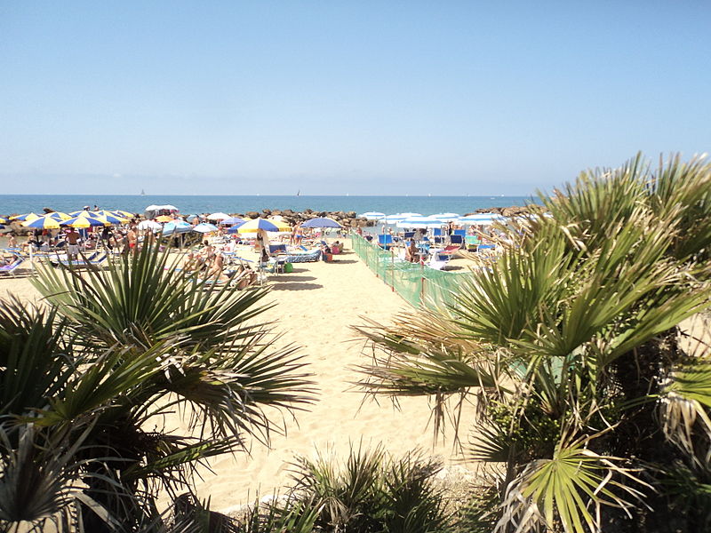 File:Spiaggia di Santa Severa 02.JPG