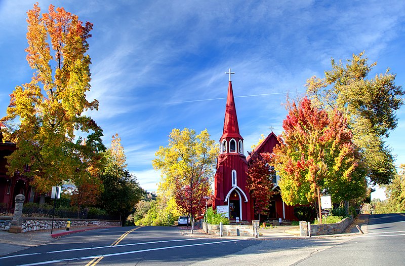 File:St. James Episcopal Church in autumn 02.jpg