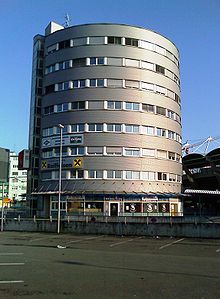 Stadionturm neben der Arena