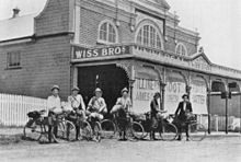 Wiss Brothers Store, 1921 StateLibQld 2 162143 Wiss Brothers General Store in Kalbar, Queensland 1921.jpg