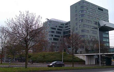 Veel roc's, zoals hier het ROC Leiden, doen aanzienlijke investeringen in grootschalige huisvesting van hun opleidingen en stafdiensten