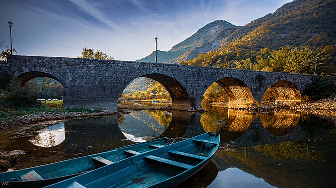 Brücke nahe dem Dorf Rijeka Crnojevica