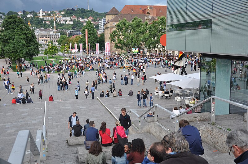 File:Stuttgart 2014 World Cup finals fans 01.jpg