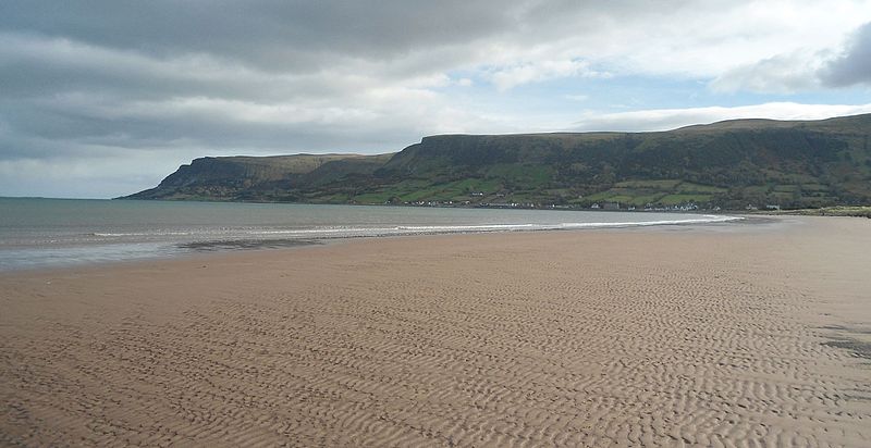 File:The beach at Waterfoot - panoramio.jpg