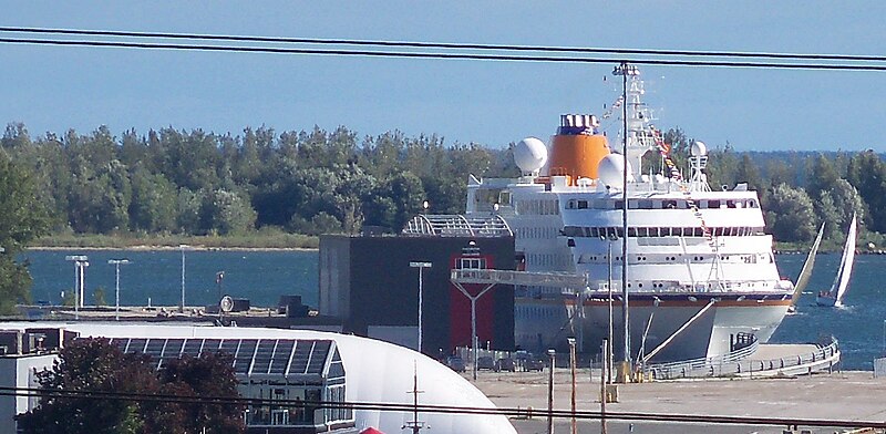 File:This cruise ship is moored at what was once the international ferry terminal for the fast ferry between Toronto and Rochester -a.jpg