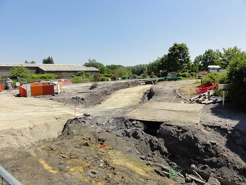 File:Travaux de la branche vers Vieux-Condé de la ligne B du tramway de Valenciennes en mai 2012 (144).JPG