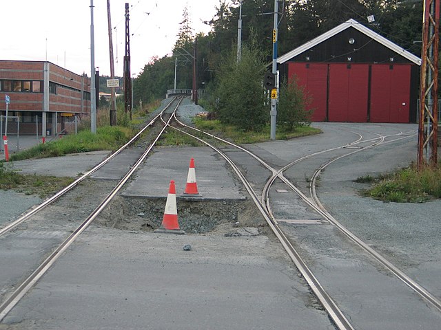 The new and old depot at Munkvoll on the Gråkallen Line