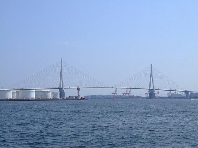 Мост Цуруми Цубаса в префектуре Канагава (Иокогама, Япония)