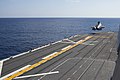 日本出雲號護衛艦(DDH-183）於2021年完成的新塗裝和標線，供美國海軍陸戰隊航空兵的F-35閃電II戰鬥機起飛，攝於2021年10月