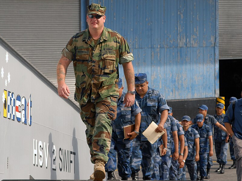 File:US Navy 100607-N-4971L-018 Senior Chief Gunner's Mate Edward Middendorf, from Staten Island, N.Y., leads members of Nicaragua defense forces aboard the High Speed Vessel Swift (HSV 2).jpg