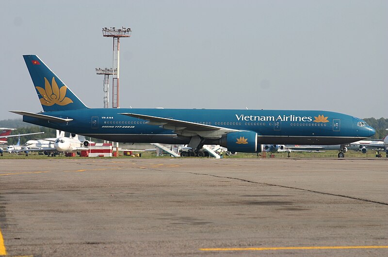 File:VN-A144 Boeing 777 Vietnam Airlines (7392496352).jpg