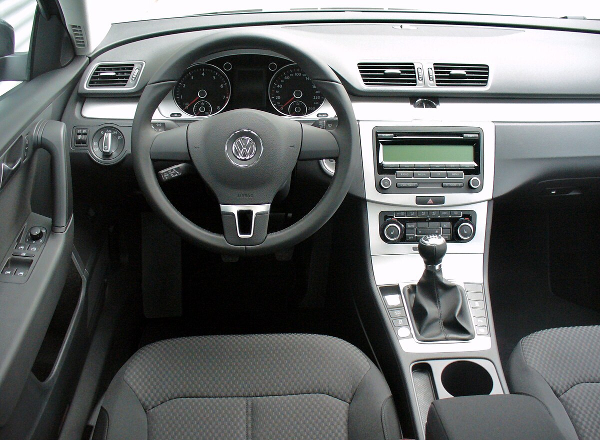 File:VW Passat B7 1.4 TSI BMT Trendline Islandgrau Interieur.JPG - Wikipedia