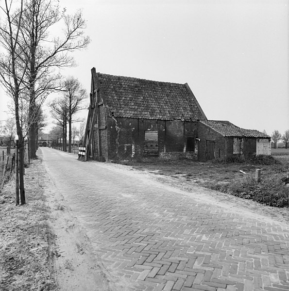 File:Voormalige portierswoning bij Huis Dever, rechter zijgevel - Lisse - 20140854 - RCE.jpg