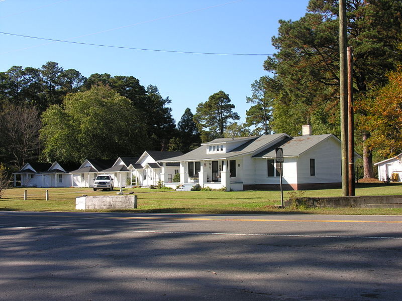 File:W T Roundy Motor Court and house New Hill NC.JPG